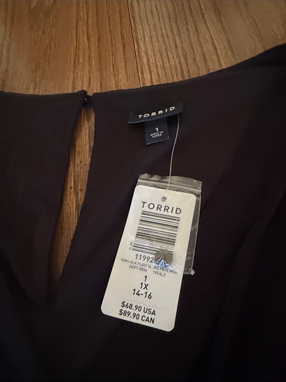 Torrid Black V-Neck Dress with Tag size 14/16 NWT